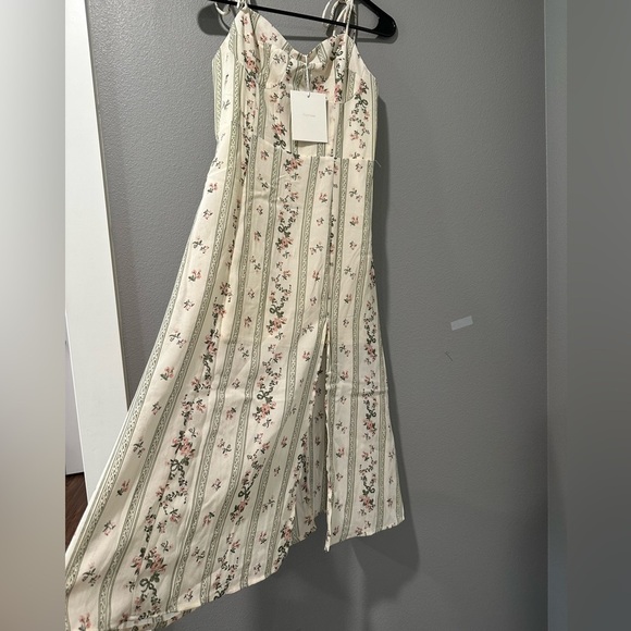 MOONSEA NEW🔥Floral Cream Dress with Slit Size L - Picture 3 of 11